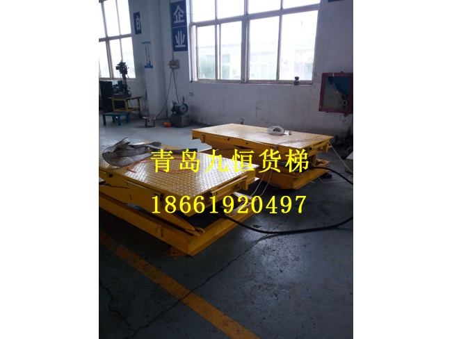 青岛客户订购同时升降的平台到货