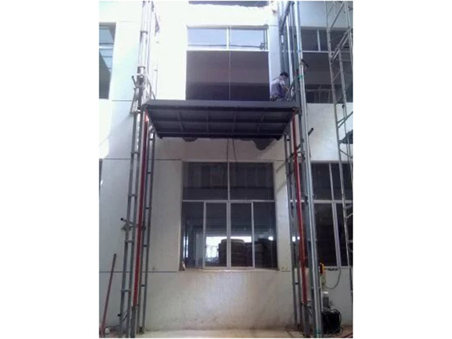 四轨式升降平台