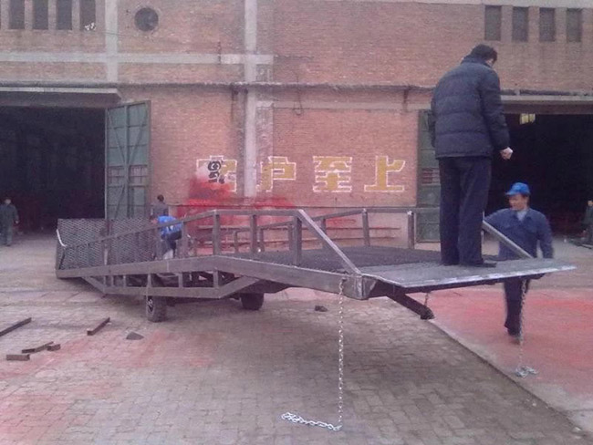 青岛移动式登车桥